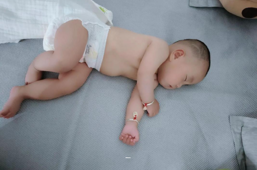 洛阳宝宝总是摇头怎么回事